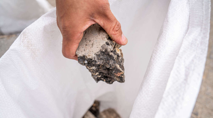 Bouwpuin opruimen met puinzakken