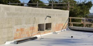 Ontdek de voordelen van een witte dakcoating wit dak